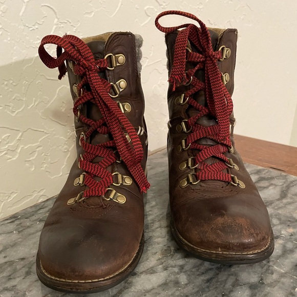 Kodiak Surrey II hiking boots. Size 6. GUC. - Picture 10 of 16